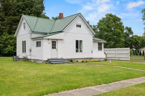 2029 Ridge, Mcbride, MI 48852 photo 3
