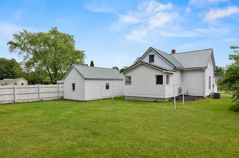 2029 Ridge, Mcbride, MI 48852 photo 25