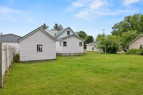 2029 Ridge, Mcbride, MI 48852 photo 26