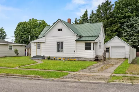 2029 Ridge, Mcbride, MI 48852