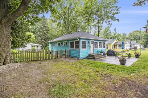 3181 N Lakeshore # 6 -GRANDMAS HOUSE, Ludington, MI 49431