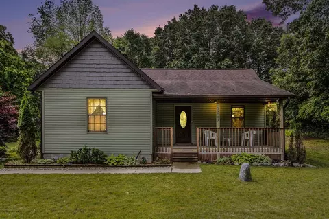 31083 62nd, Lawton, MI 49065