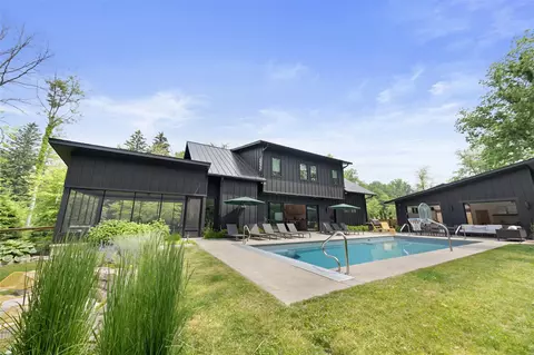 15461 Lakeshore, Lakeside, MI 49116