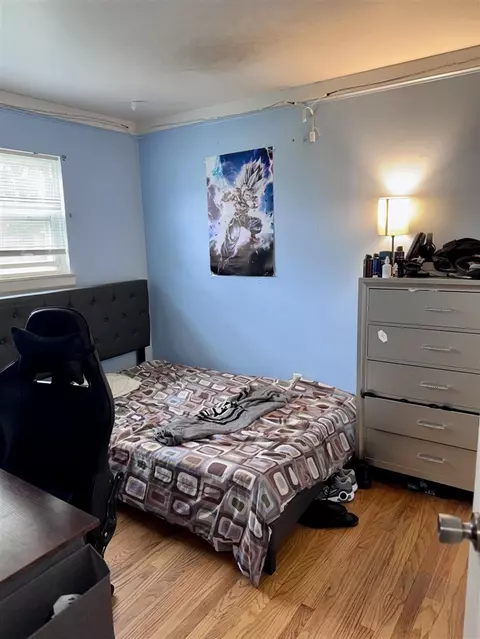 Bedroom - 34516 John, Wayne, MI 48184 photo 1 of 2