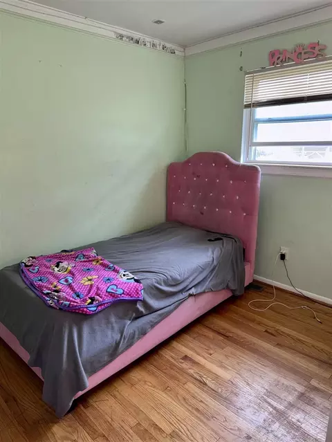 Bedroom - 34516 John, Wayne, MI 48184 photo 2 of 2