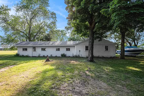 5280 N Coloma, Coloma, MI 49038