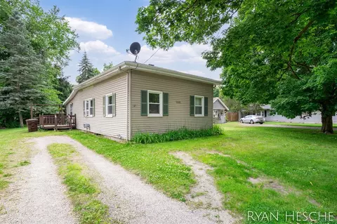 160 Division, Saranac, MI 48881