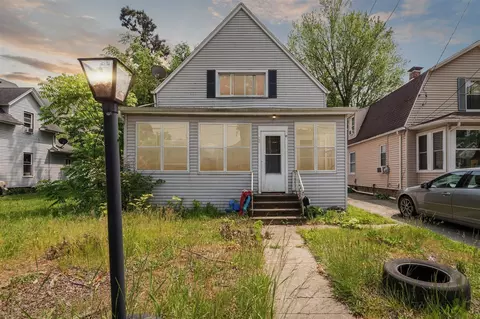56 E Kingman, Battle Creek, MI 49014