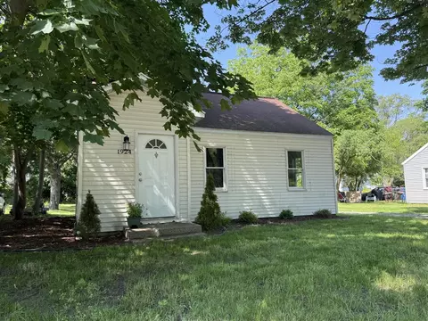 1924 W Sherman, Muskegon, MI 49441