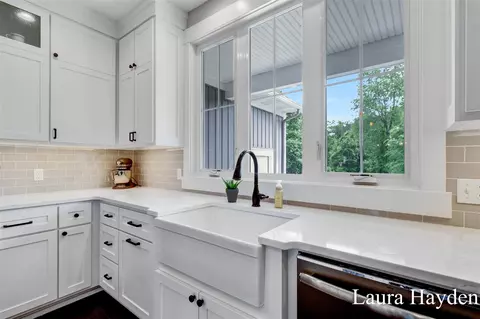 Kitchen - 6681 Whites Brg, Belding, MI 48809 photo 5 of 7