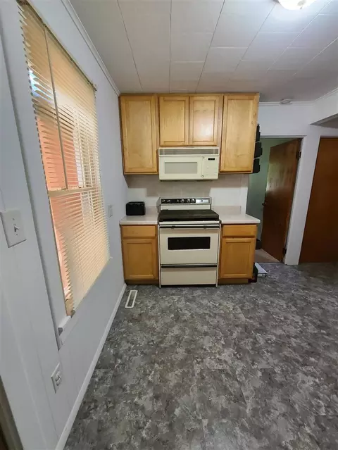 Kitchen - 901 Helena, Jackson, MI 49203 photo 2 of 2