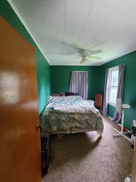 Bedroom - 901 Helena, Jackson, MI 49203 photo 2 of 2