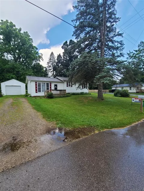 Exterior - 901 Helena, Jackson, MI 49203 photo 2 of 5