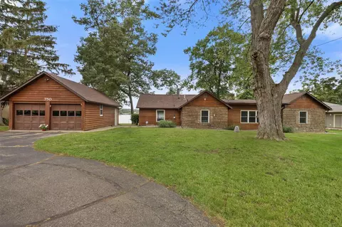 750 Country Clb, Battle Creek, MI 49015
