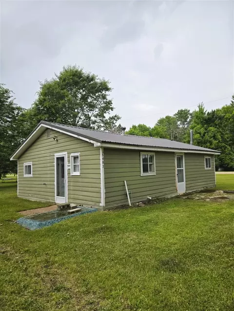 6482 Garfield Ave, Lake, MI 48632