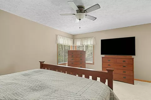 Bedroom - 4792 Forest Vale, Pierson, MI 49339 photo 2 of 7