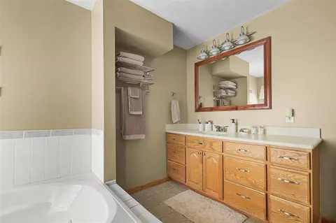 Bath - 4792 Forest Vale, Pierson, MI 49339 photo 3 of 4