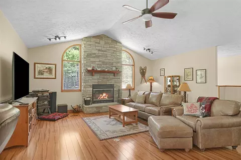 Living - 4792 Forest Vale, Pierson, MI 49339 photo 2 of 6