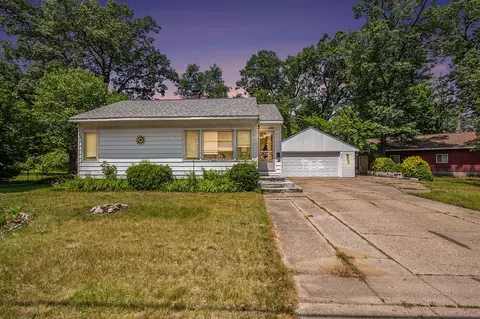 2242 Ruddiman, North Muskegon, MI 49445
