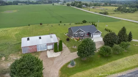 21491 8th, Conklin, MI 49403