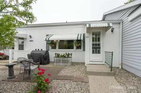 879 Village, Jenison, MI 49428
