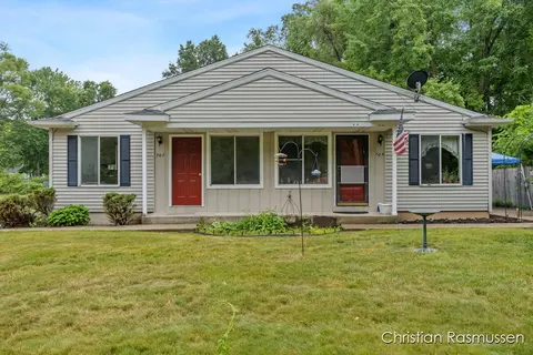 705 Eureka, Greenville, MI 48838