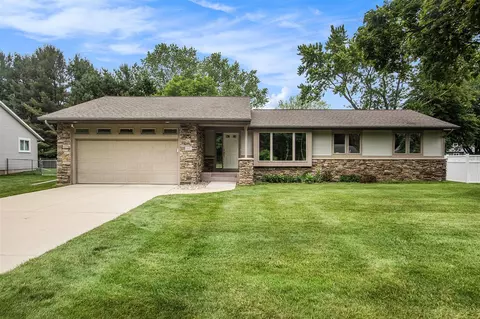 1842 Hendrick, Norton Shores, MI 49441