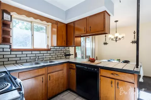 Kitchen - 3541 Orshal, Whitehall, MI 49461 photo 3 of 4