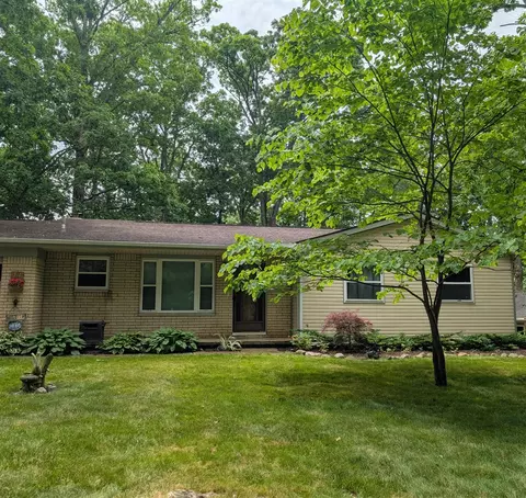 810 Oakgrove, Highland, MI 48356