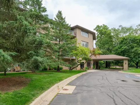 4040 Greenleaf #108, Kalamazoo, MI 49008