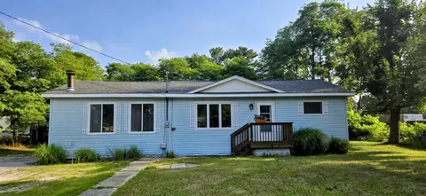 1220 Duck Lk, Muskegon, MI 49445