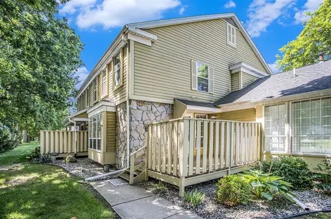 3520 Shadow Bnd #B, Kalamazoo, MI 49048