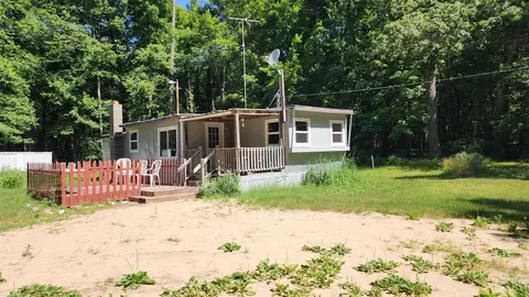 5213 S Newcosta, Newaygo, MI 49337