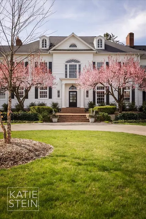 151 Lakeside, Grand Rapids, MI 49506