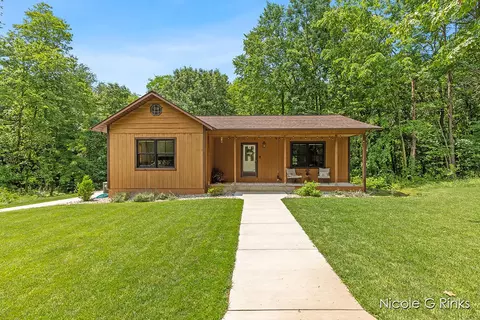1635 N Payne Lk, Middleville, MI 49333