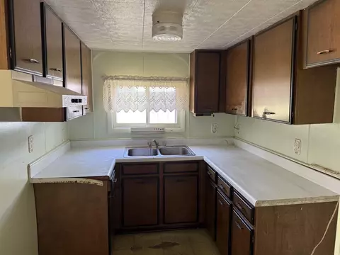 108 Bagg, Jackson, MI 49203 photo 7