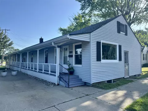1805 Lakeshore, Saint Joseph, MI 49085