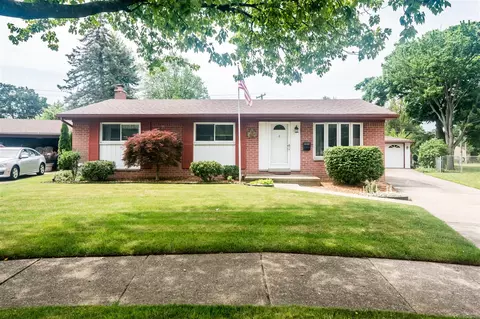 36067 Rolf, Westland, MI 48186