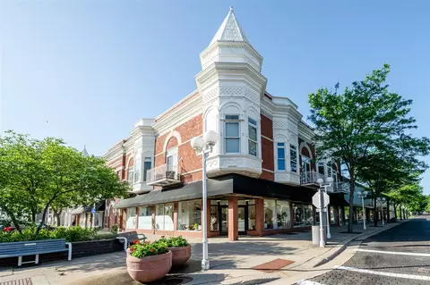 403 State #6, Saint Joseph, MI 49085