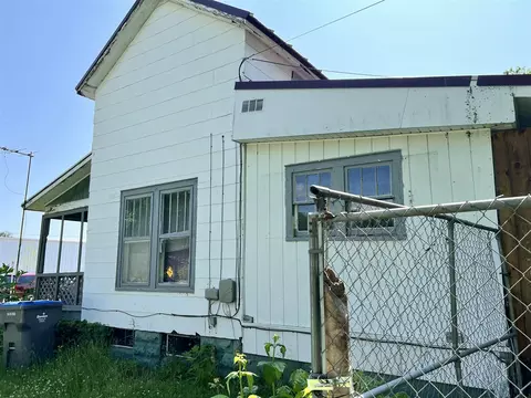 Exterior - 257 E Read, Marcellus, MI 49067 photo 2 of 9