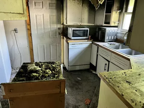 Kitchen - 257 E Read, Marcellus, MI 49067 photo 1 of 1