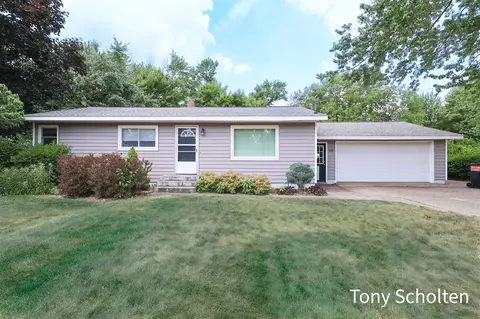 7321 23rd, Jenison, MI 49428