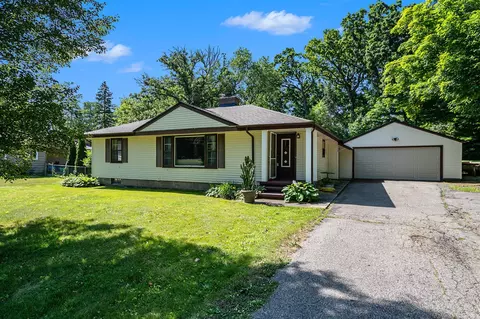3923 Grand Pr, Kalamazoo, MI 49006