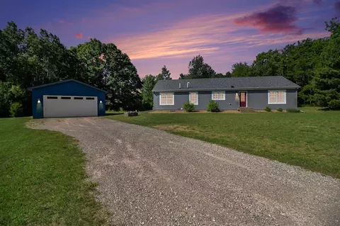 6127 River, Manistee, MI 49660