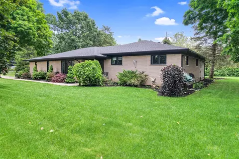 6898 Vernmoor Dr, Troy, MI 48098