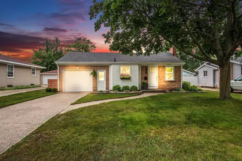 1734 Den Hertog, Wyoming, MI 49519