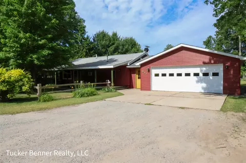 931 Hoffman, Muskegon, MI 49442