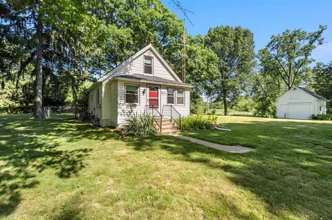 1645 Chlebus, Jackson, MI 49203 photo 2