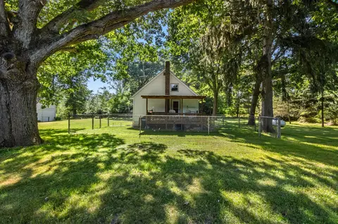 1645 Chlebus, Jackson, MI 49203 photo 29