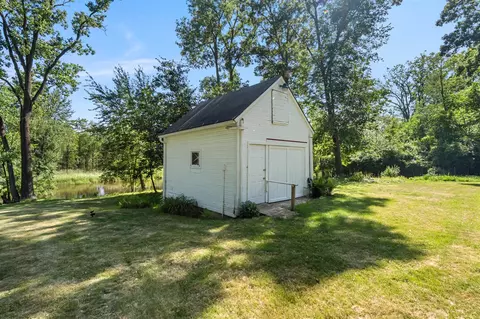1645 Chlebus, Jackson, MI 49203 photo 38